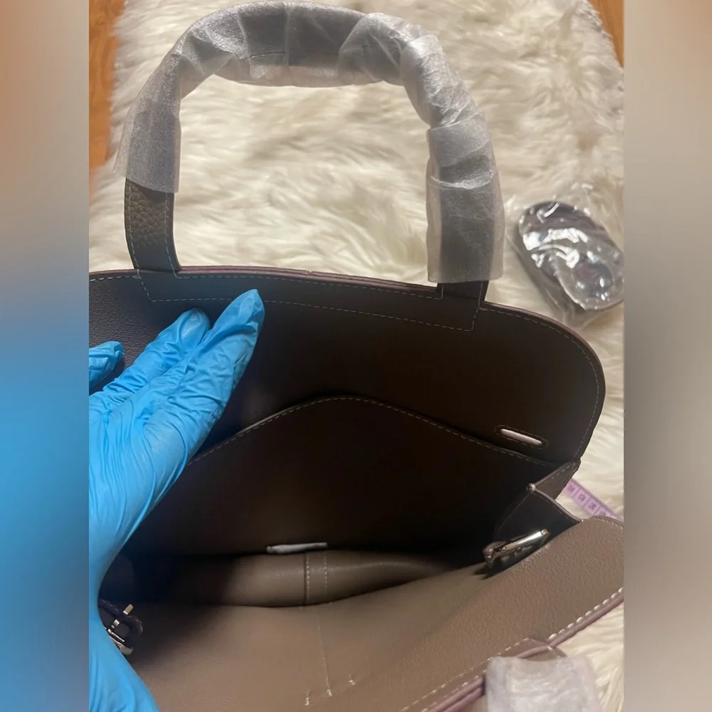 Etoupe Leather Hazlan style Crossbody  Bag - Picture 13 of 16